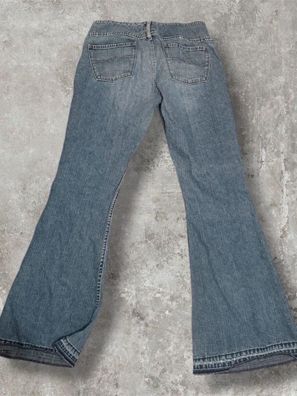 Silver Jeans Women's Lace-Up Flare in Light Blue Wash - Picture 3 of 4